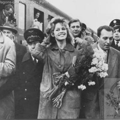 Wl brigitte bardot arriving with the orient express at munich